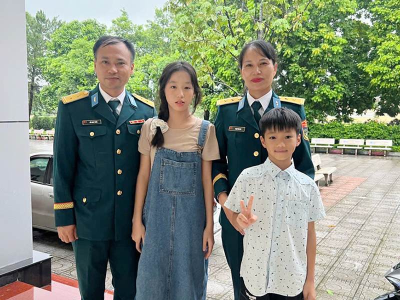 Hai vợ chồng cùng thực hiện nhiệm vụ A80