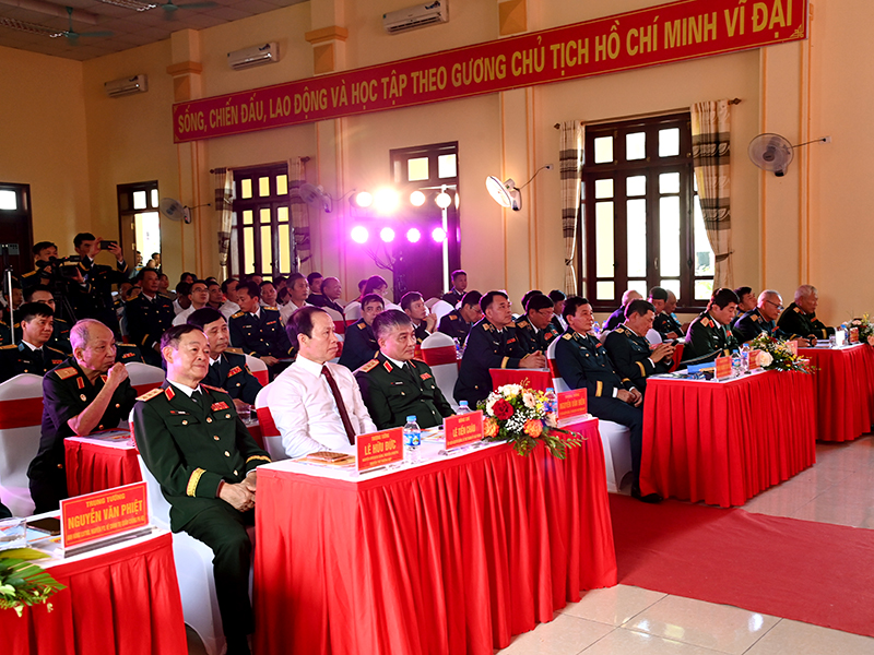 Trung đoàn 285 kỷ niệm 60 năm Ngày truyền thống và đón nhận Huân chương Bảo vệ Tổ quốc hạng Ba