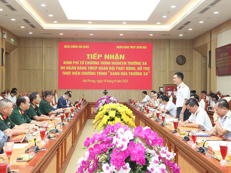 Quân chủng Hải quân tiếp nhận kinh phí từ Chương trình HiGreen Trường Sa