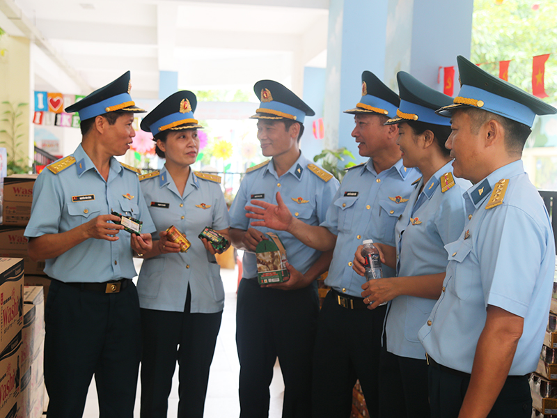 Bộ đội Phòng không- Không quân tiếp sức nhân dân trong Lễ Tổng duyệt A-80.