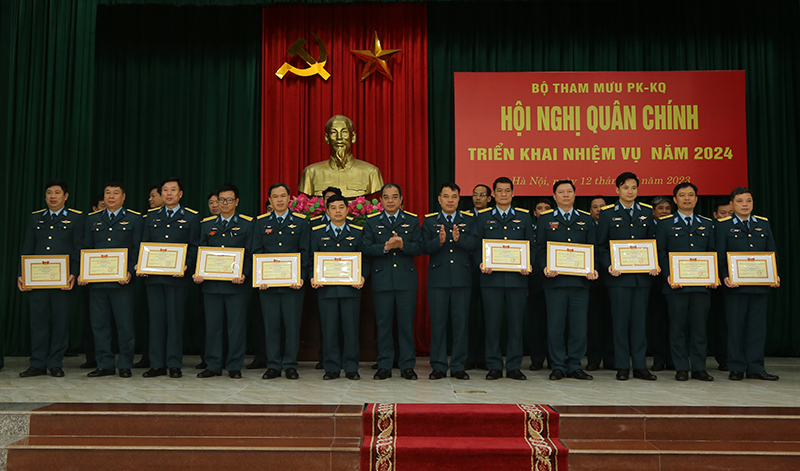 Bộ Tham mưu Quân chủng Phòng không - Không quân tổ chức Hội nghị quân chính triển khai nhiệm vụ năm 2024