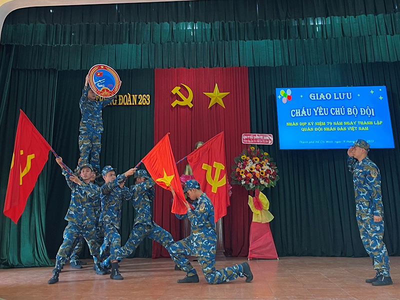 Trung đoàn 263 phối hợp các trường trên địa bàn tổ chức Chương trình tham quan, trải nghiệm “Cháu yêu chú bộ đội”