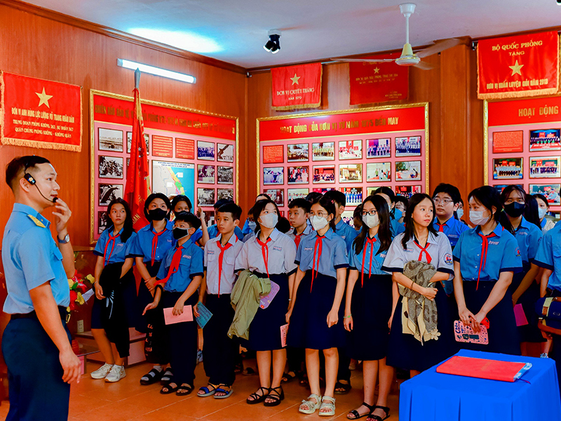 Trung đoàn 263 phối hợp các trường trên địa bàn tổ chức Chương trình tham quan, trải nghiệm “Cháu yêu chú bộ đội”