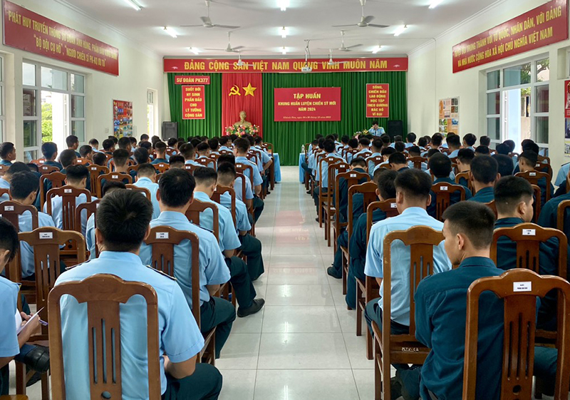 Sư đoàn 377 khai mạc tập huấn khung huấn luyện chiến sĩ mới năm 2024
