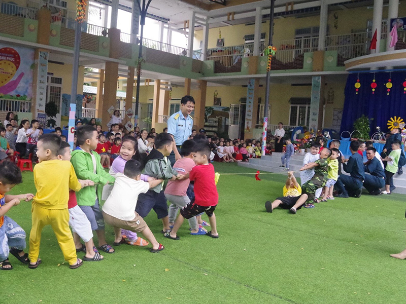 Trung đoàn 591 tổ chức Chương trình giao lưu “Bé với chú bộ đội”