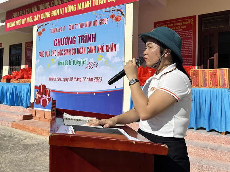 Trạm Ra đa 67, Trung đoàn 292 phối hợp tổ chức Chương trình tặng quà cho học sinh có hoàn cảnh khó khăn dịp Tết Dương lịch 2024