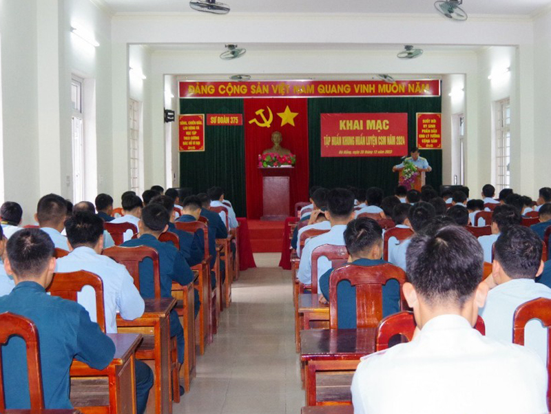 Sư đoàn 375 tập huấn khung huấn luyện chiến sĩ mới năm 2024