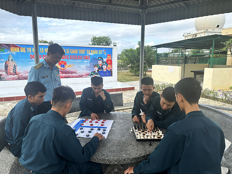 Ngày nghỉ vui, khỏe của lính Ra đa 67