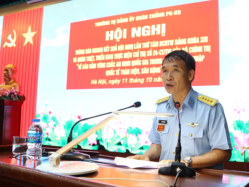 Thường vụ Đảng ủy Quân chủng Phòng không - Không quân thông báo nhanh kết quả Hội nghị lần thứ tám Ban Chấp hành Trung ương Đảng khóa XIII