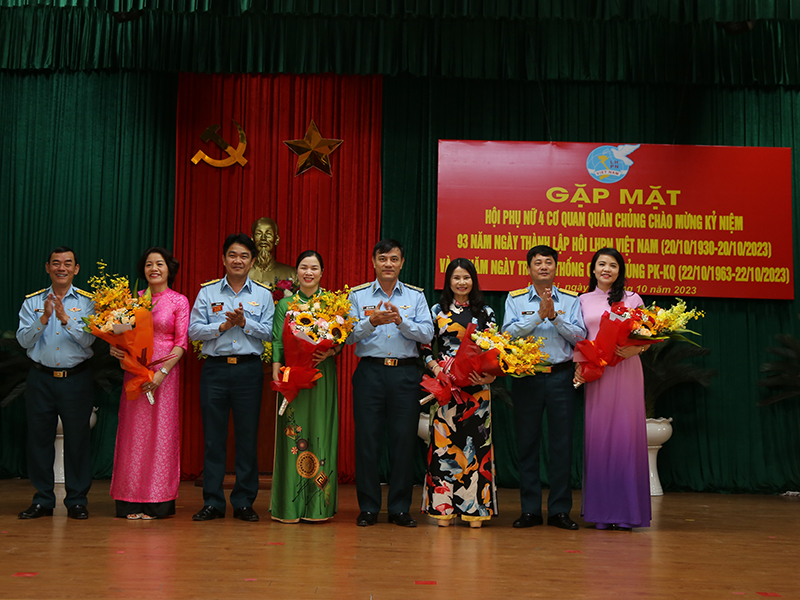 Hội phụ nữ 4 cơ quan Quân chủng gặp mặt chào mừng kỷ niệm 93 năm Ngày thành lập Hội Liên hiệp Phụ nữ Việt Nam và 60 năm Ngày truyền thông Quân chủng Phòng không - Không quân