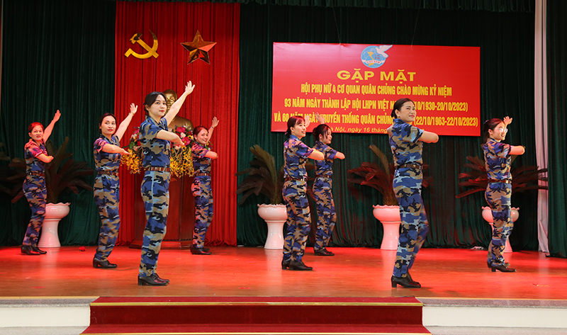 Hội phụ nữ 4 cơ quan Quân chủng gặp mặt chào mừng kỷ niệm 93 năm Ngày thành lập Hội Liên hiệp Phụ nữ Việt Nam và 60 năm Ngày truyền thông Quân chủng Phòng không - Không quân