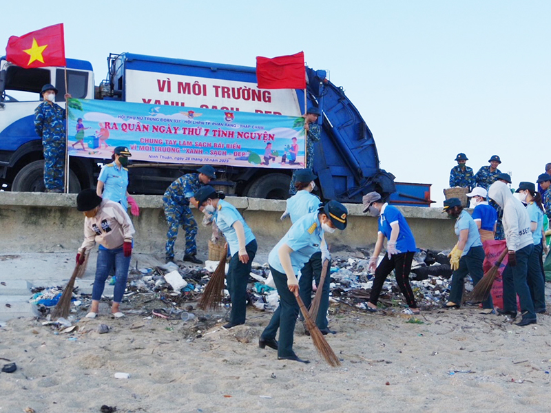 Hội Phụ nữ Trung đoàn 937 phối hợp thực hiện “Ngày thứ bảy tình nguyện” trên địa bàn tỉnh Ninh Thuận