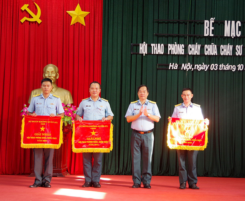 Sư đoàn 371 tổ chức Hội thao Phòng cháy, chữa cháy năm 2023