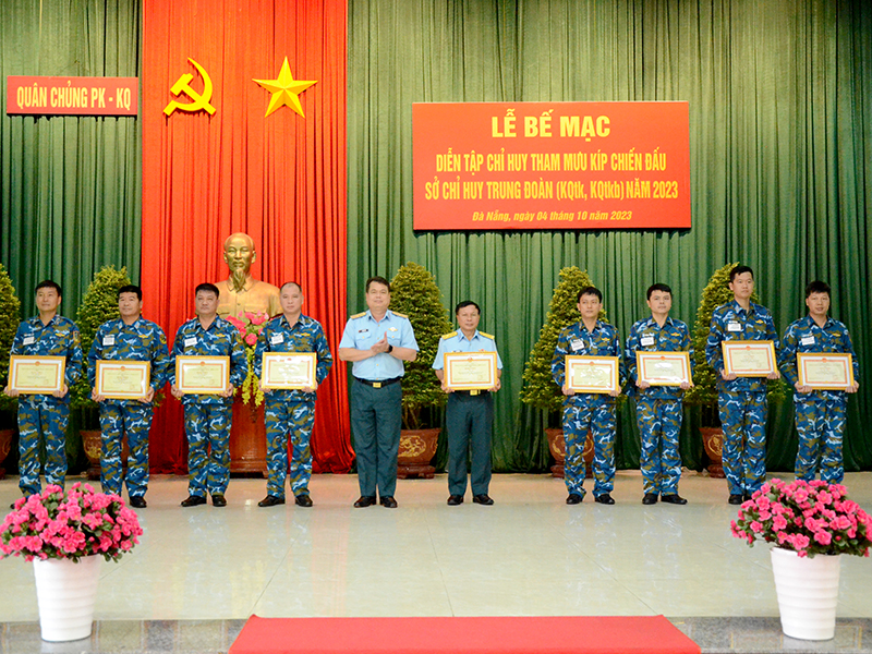 Bế mạc Diễn tập Chỉ huy - Tham mưu Kíp chiến đấu Sở chỉ huy Trung đoàn Không quân tiêm kích, Không quân tiêm kích bom năm 2023