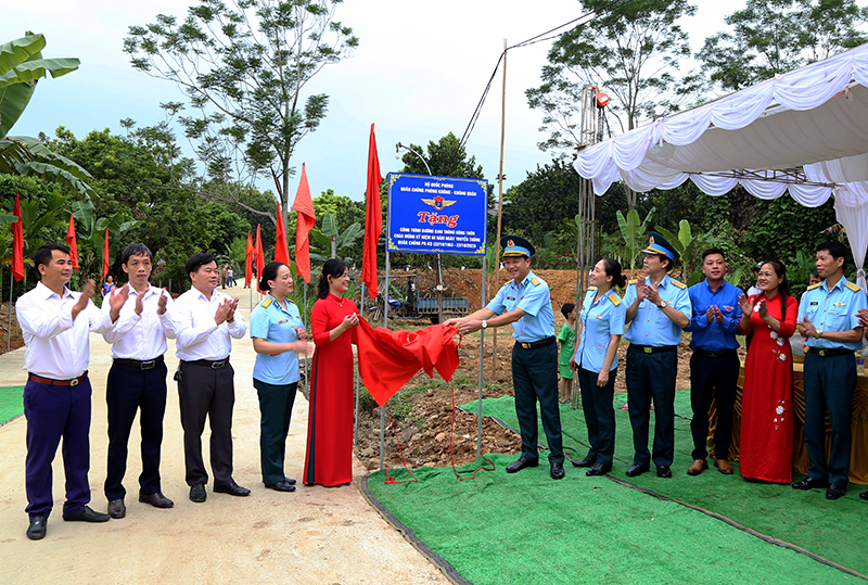 Quân chủng Phòng không - Không quân tổ chức các hoạt động hành quân về nguồn tại xã Vinh Quang, huyện Chiêm Hóa, tỉnh Tuyên Quang