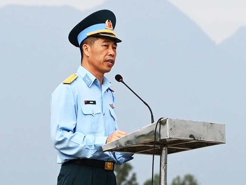 Câu lạc bộ Hàng không phía Bắc tổ chức buổi bay biểu diễn mô hình hàng không và dù bay kỷ niệm 60 năm Ngày truyền thống Quân chủng Phòng không - Không quân