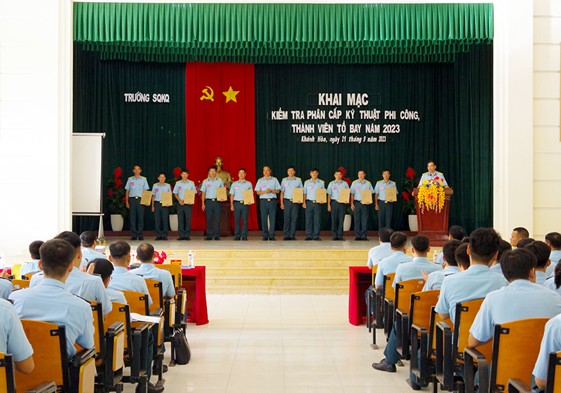 Trường Sĩ quan Không quân khai mạc kiểm tra phân cấp kỹ thuật phi công, thành viên tổ bay năm 2023 đối với Trung đoàn 920