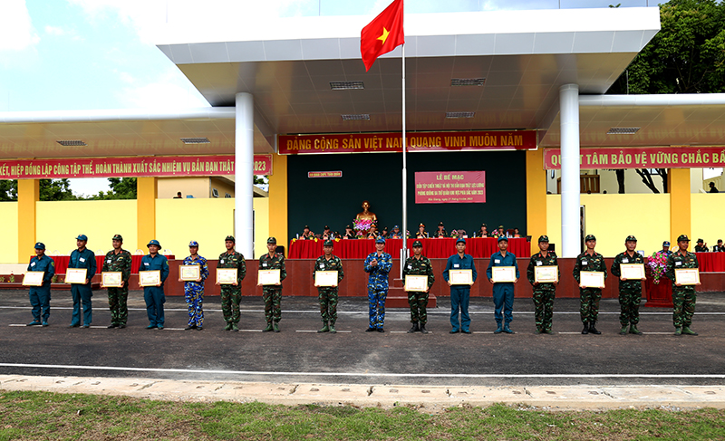 Bế mạc Diễn tập chiến thuật và hội thi bắn đạn thật lực lượng Phòng không ba thứ quân khu vực phía Bắc năm 2023