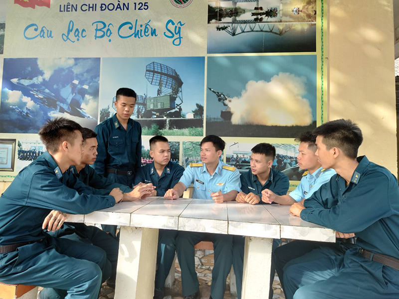 Chăm lo xây dựng mối đoàn kết cho chiến sĩ