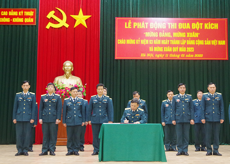 Các cơ quan, đơn vị trong Quân chủng Phòng không - Không quân phát động đợt thi đua đột kích “Mừng Đảng, mừng Xuân”