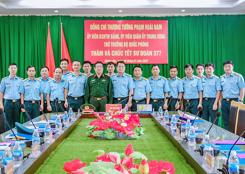 Bộ Quốc phòng kiểm tra sẵn sàng chiến đấu Sư đoàn 377