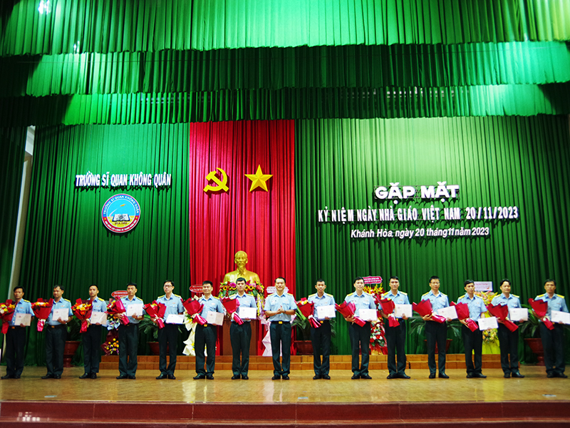 Trường Sĩ quan Không quân gặp mặt kỷ niệm Ngày Nhà giáo Việt Nam 20-11