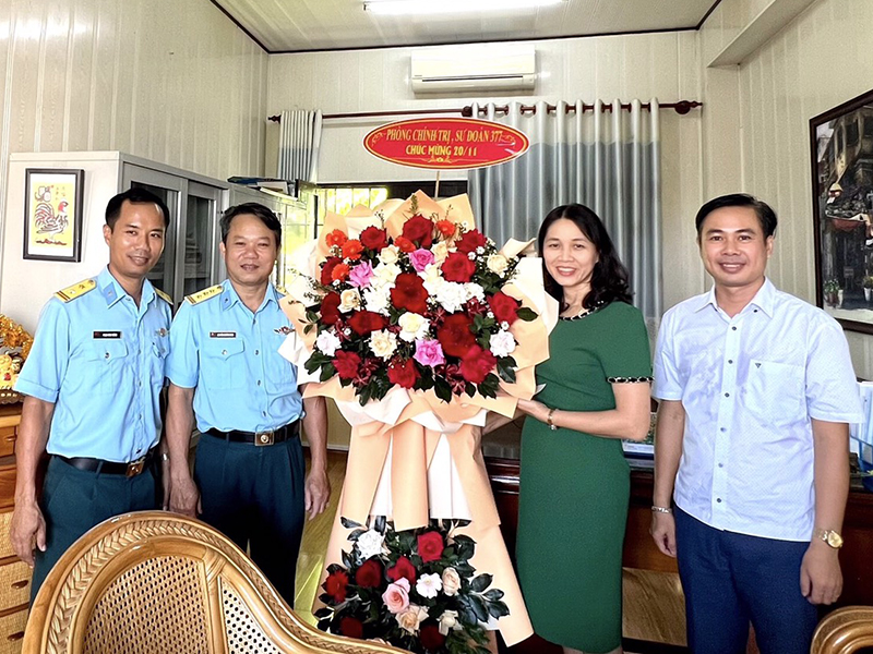 Sư đoàn 377 chúc mừng các nhà trường nhân dịp kỷ niệm Ngày Nhà giáo Việt Nam 20-11
