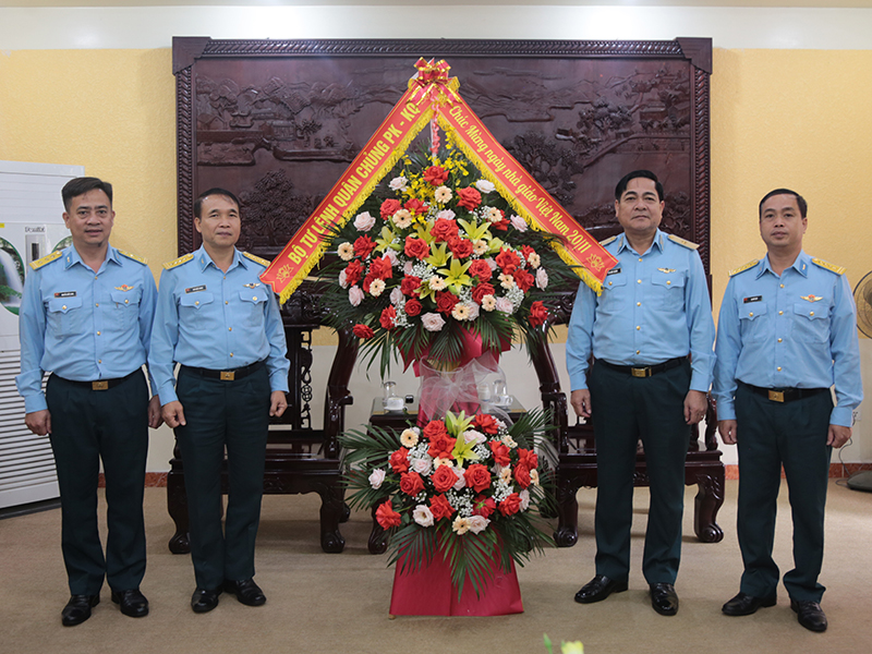 Quân chủng Phòng không - Không quân chúc mừng các học viện, nhà trường nhân kỷ niệm 41 năm Ngày Nhà giáo Việt Nam 20-11