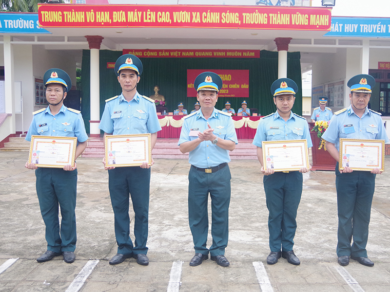 Trung đoàn 292 tổ chức Hội thao kết thúc huấn luyện chiến đấu năm 2023
