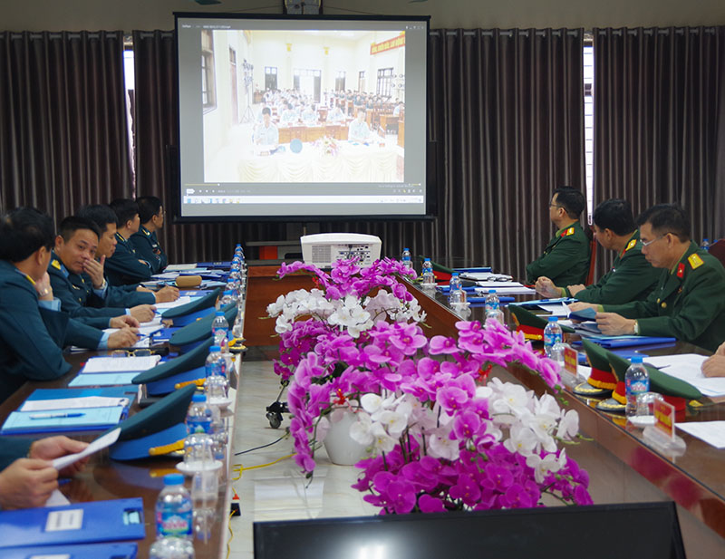 Bộ Quốc phòng kiểm tra kết quả xây dựng đơn vị điểm về huấn luyện điều lệnh, xây dựng chính quy, quản lý kỷ luật đối với Sư đoàn 363