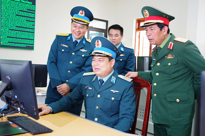 Bộ Quốc phòng kiểm tra kết quả xây dựng đơn vị điểm về huấn luyện điều lệnh, xây dựng chính quy, quản lý kỷ luật đối với Sư đoàn 363