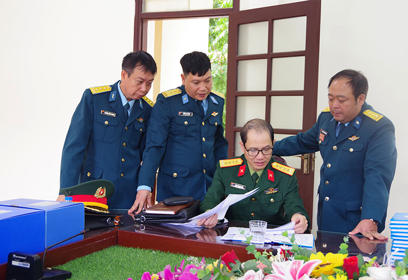 Bộ Quốc phòng kiểm tra kết quả xây dựng đơn vị điểm về huấn luyện điều lệnh, xây dựng chính quy, quản lý kỷ luật đối với Sư đoàn 363
