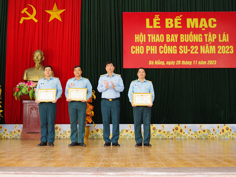 Bế mạc Hội thao bay buồng tập lái cho phi công Su-22 năm 2023