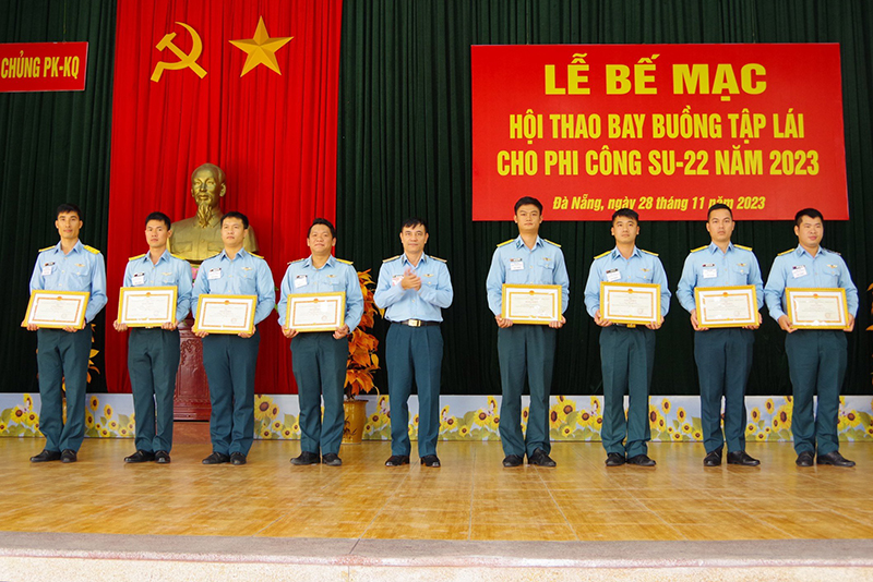 Bế mạc Hội thao bay buồng tập lái cho phi công Su-22 năm 2023