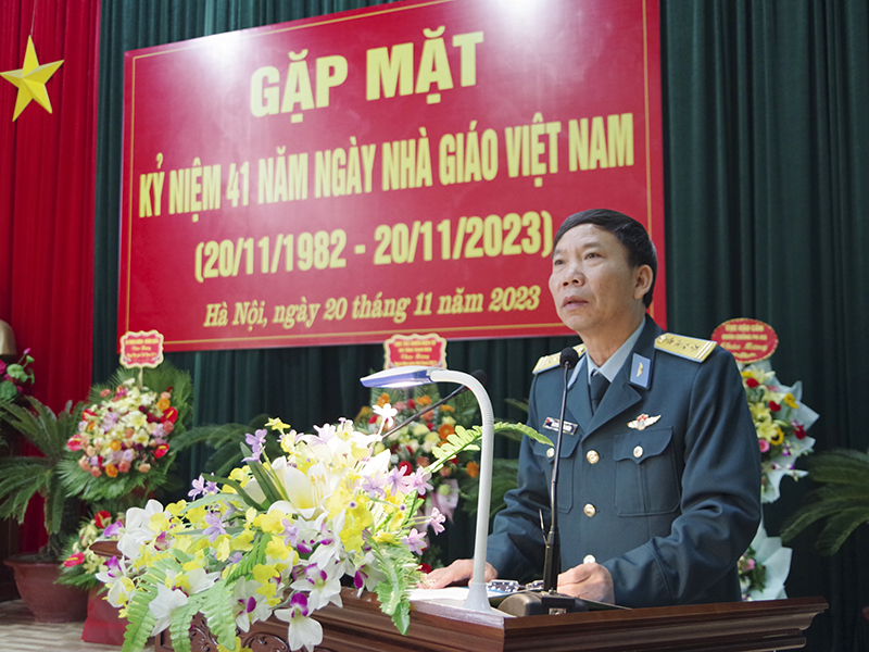 Trường Cao đẳng Kỹ thuật Phòng không - Không quân gặp mặt kỷ niệm Ngày Nhà giáo Việt Nam 20-11