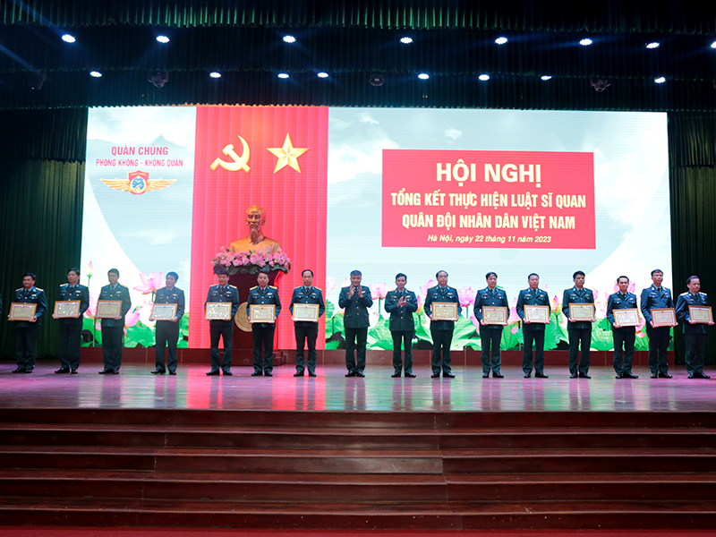 Quân chủng Phòng không - Không quân tổng kết thực hiện Luật Sĩ quan Quân đội nhân dân Việt Nam