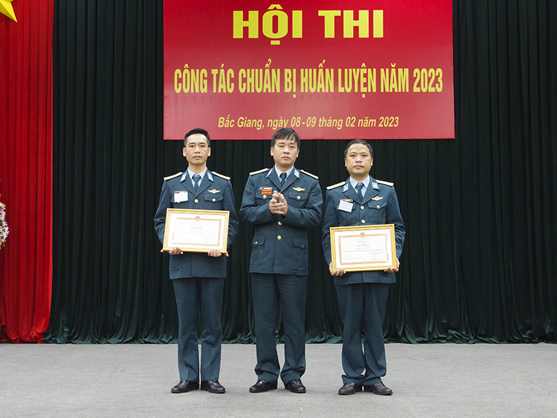 Sư đoàn 365 tổ chức Hội thi công tác chuẩn bị huấn luyện năm 2023