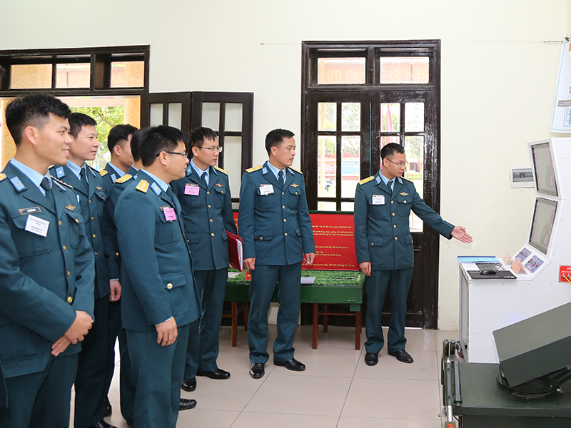 Trung đoàn 236 tổ chức Hội thi giáo viên, mô hình học cụ năm 2023
