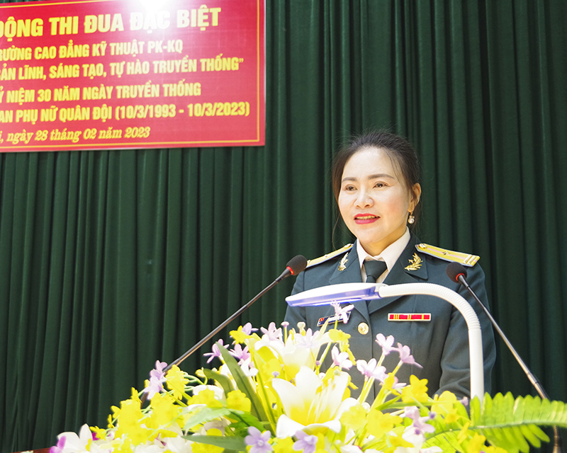 Phụ nữ Trường Cao đẳng Kỹ thuật PK-KQ đoàn kết, trí tuệ - bản lĩnh, sáng tạo, tự hào tuyền thống