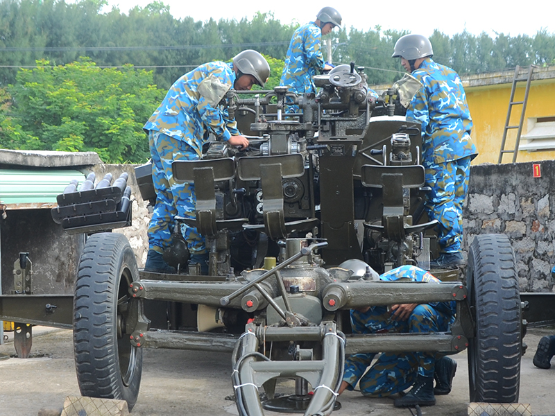 Khai thác vũ khí trang bị tốt, bền ở Trung đoàn 230