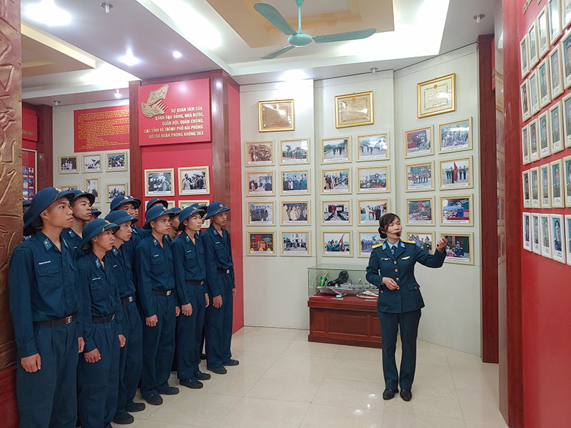 Sư đoàn 363 giáo dục truyền thống cho chiến sĩ mới