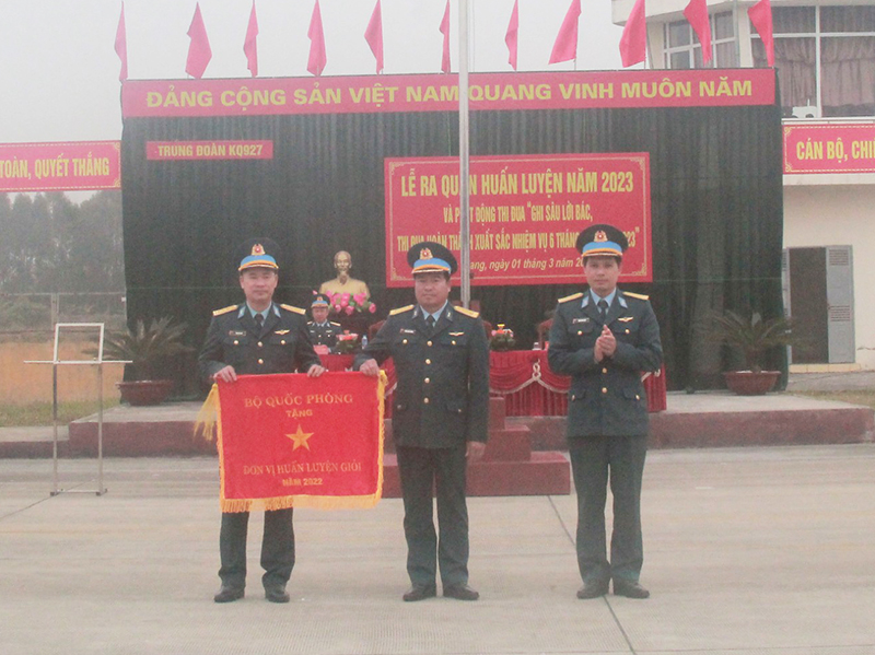 Các đơn vị trong Quân chủng Phòng không - Không quân ra quân huấn luyện năm 2023