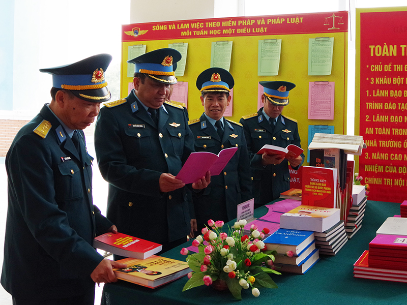 Các đơn vị trong Quân chủng Phòng không - Không quân ra quân huấn luyện năm 2023