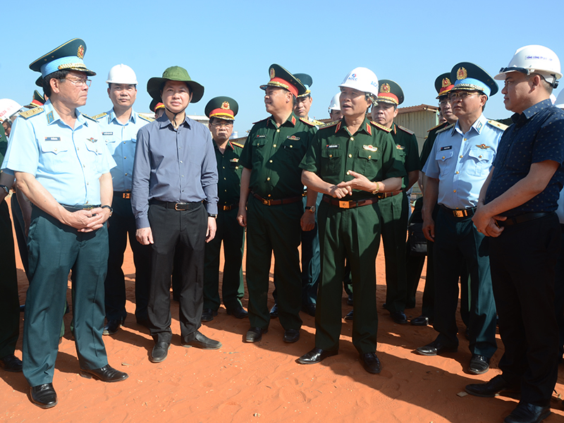 Bộ Quốc phòng và tỉnh Bình thuận kiểm tra tiến độ Dự án đầu tư xây dựng Sân bay quân sự Phan Thiết và thống nhất biện pháp tháo gỡ khăn vướng mắc đẩy nhanh tiến độ thực hiện Dự án