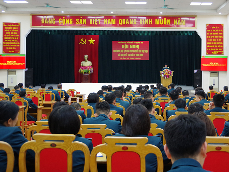 Các cơ quan, đơn vị trong Quân chủng Phòng không - Không quân tổ chức học tập, quán triệt, triển khai thực hiện các nghị quyết của Quân ủy Trung ương