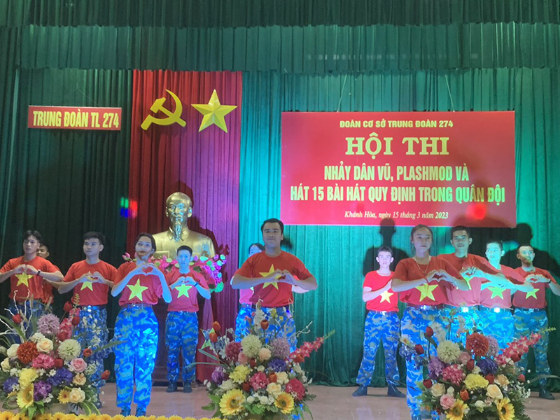 Đoàn cơ sở Trung đoàn 274 tổ chức Hội thi nhảy dân vũ, flashmod và hát 15 bài hát quy định trong Quân đội nhân dân Việt Nam