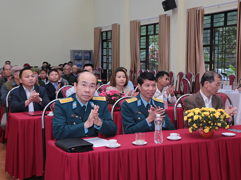 Quân chủng Phòng không - Không quân hành quân về nguồn tại xã Bộc Nhiêu, huyện Định Hóa, tỉnh Thái Nguyên