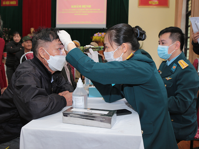 Quân chủng Phòng không - Không quân hành quân về nguồn tại xã Bộc Nhiêu, huyện Định Hóa, tỉnh Thái Nguyên