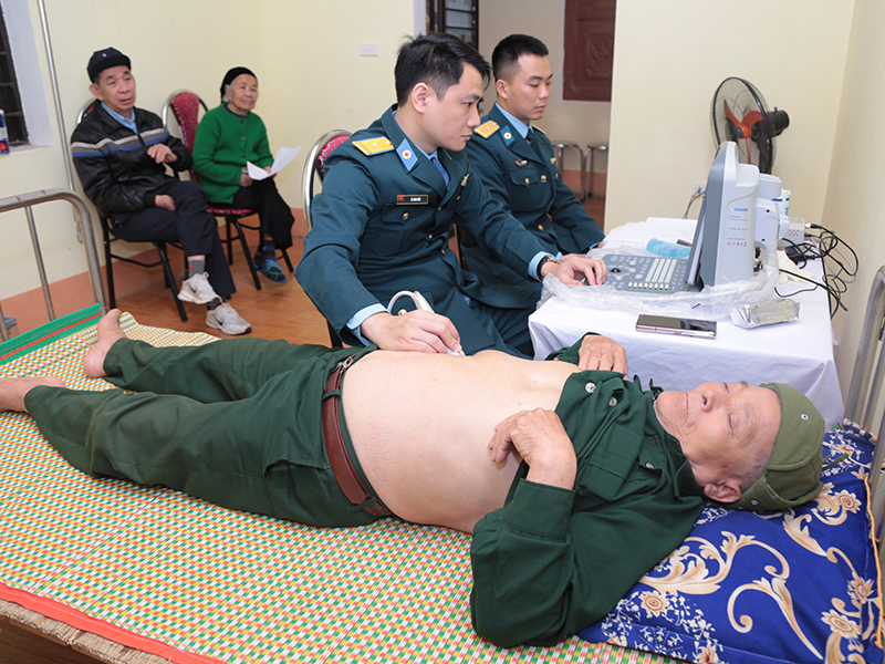 Quân chủng Phòng không - Không quân hành quân về nguồn tại xã Bộc Nhiêu, huyện Định Hóa, tỉnh Thái Nguyên