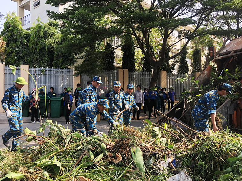 Các đơn vị trong Quân chủng Phòng không - Không quân tham gia “Ngày Chủ nhật xanh”